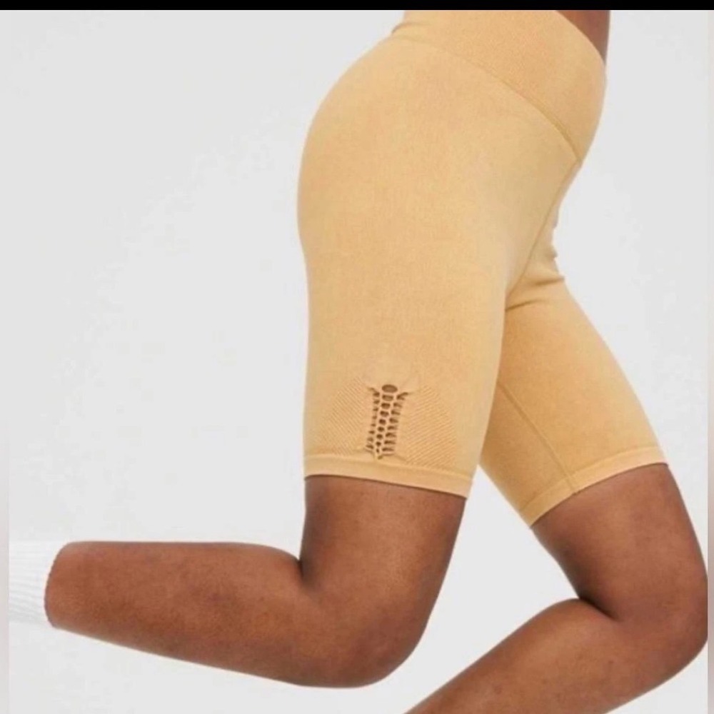 Offline by Aerie Seamless Macrame Hi-Rise Biker Shorts golden tan honey color S